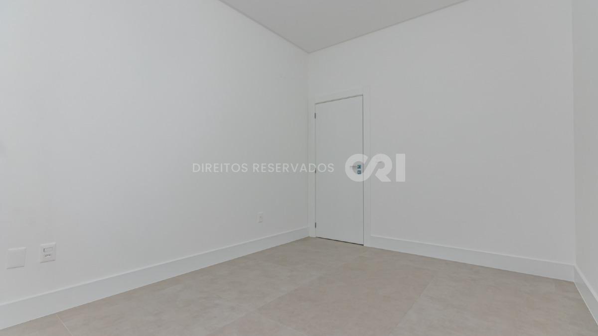 Apartamento 127m² com 3 Suítes no Edifício Jardim Itália na Meia Praia em Itapema