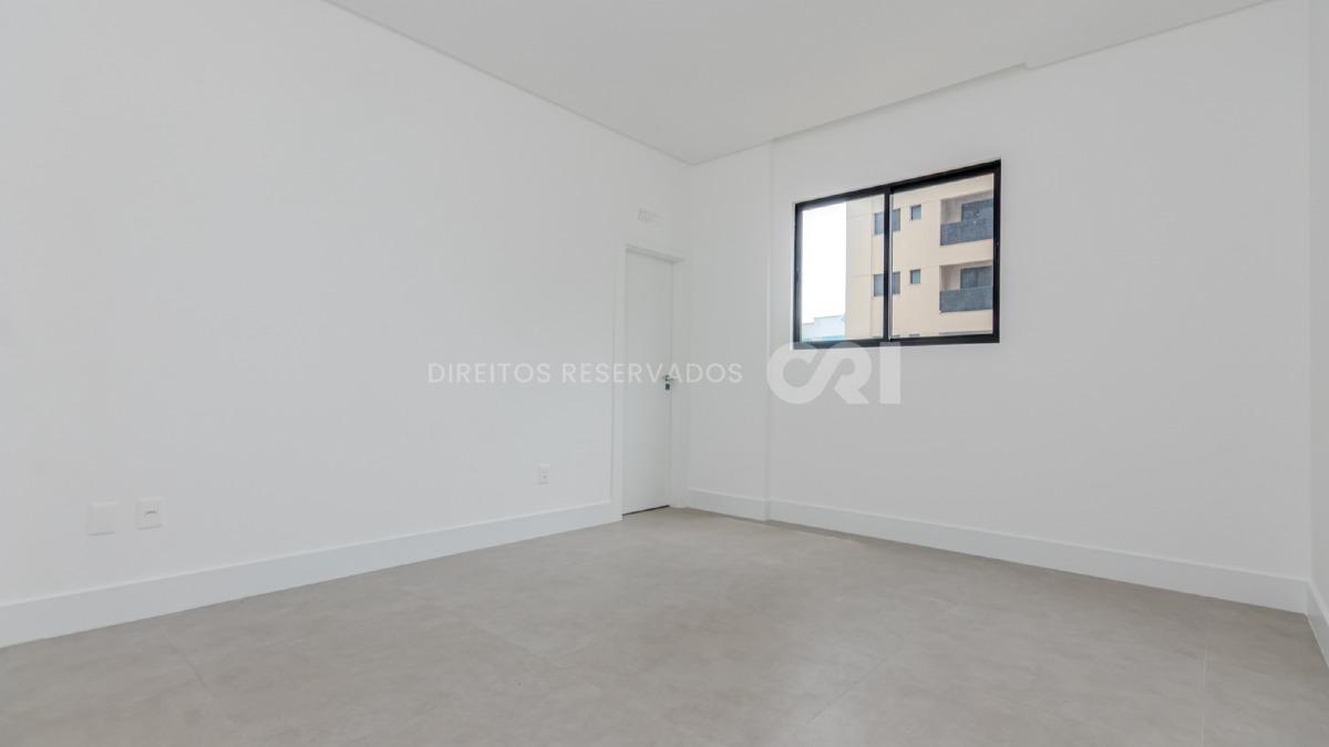 Apartamento 127m² com 3 Suítes no Edifício Jardim Itália na Meia Praia em Itapema