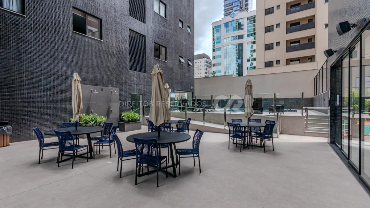 Apartamento 127m² com 3 Suítes no Edifício Jardim Itália na Meia Praia em Itapema