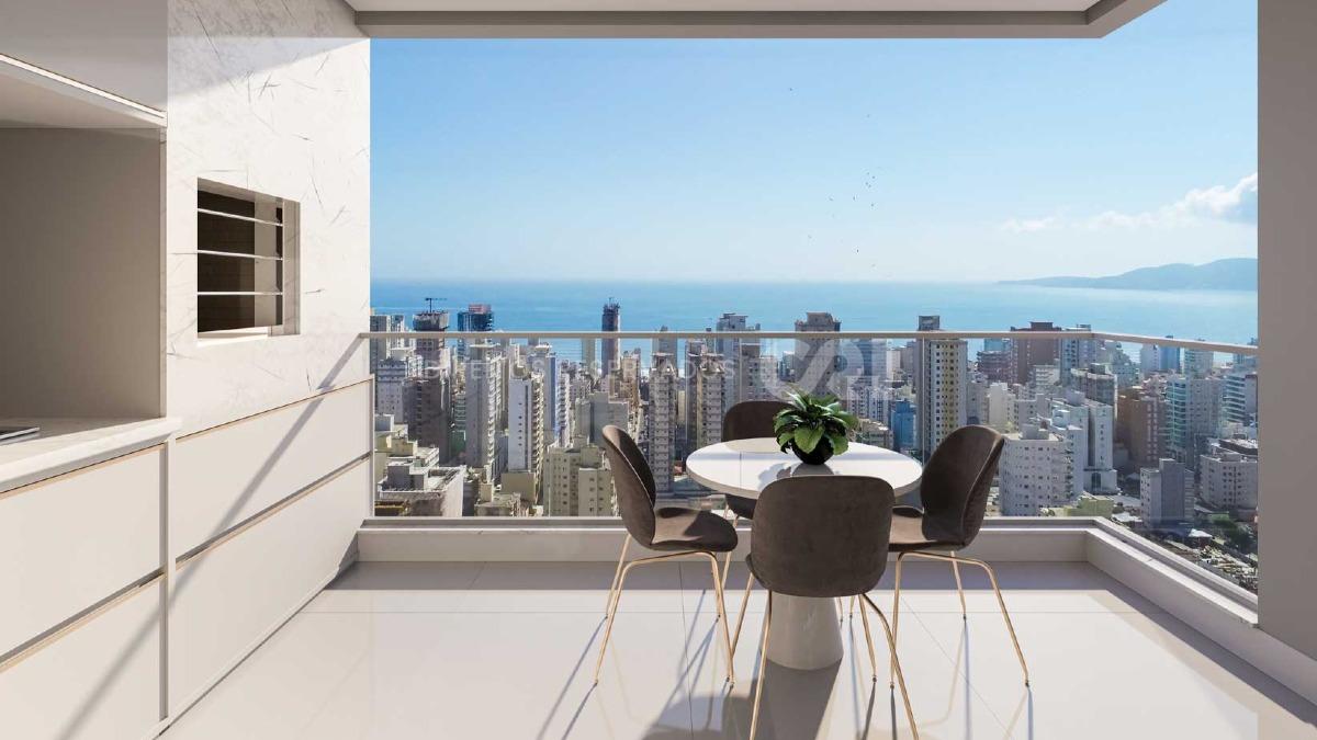 Apartamento com 2 Suítes no Green Ville Home Club na Meia Praia em Itapema