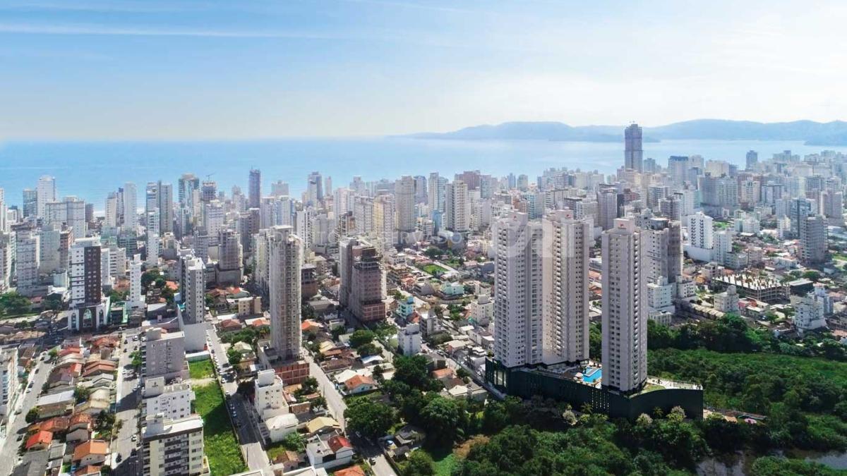 Apartamento com 2 Suítes no Green Ville Home Club na Meia Praia em Itapema