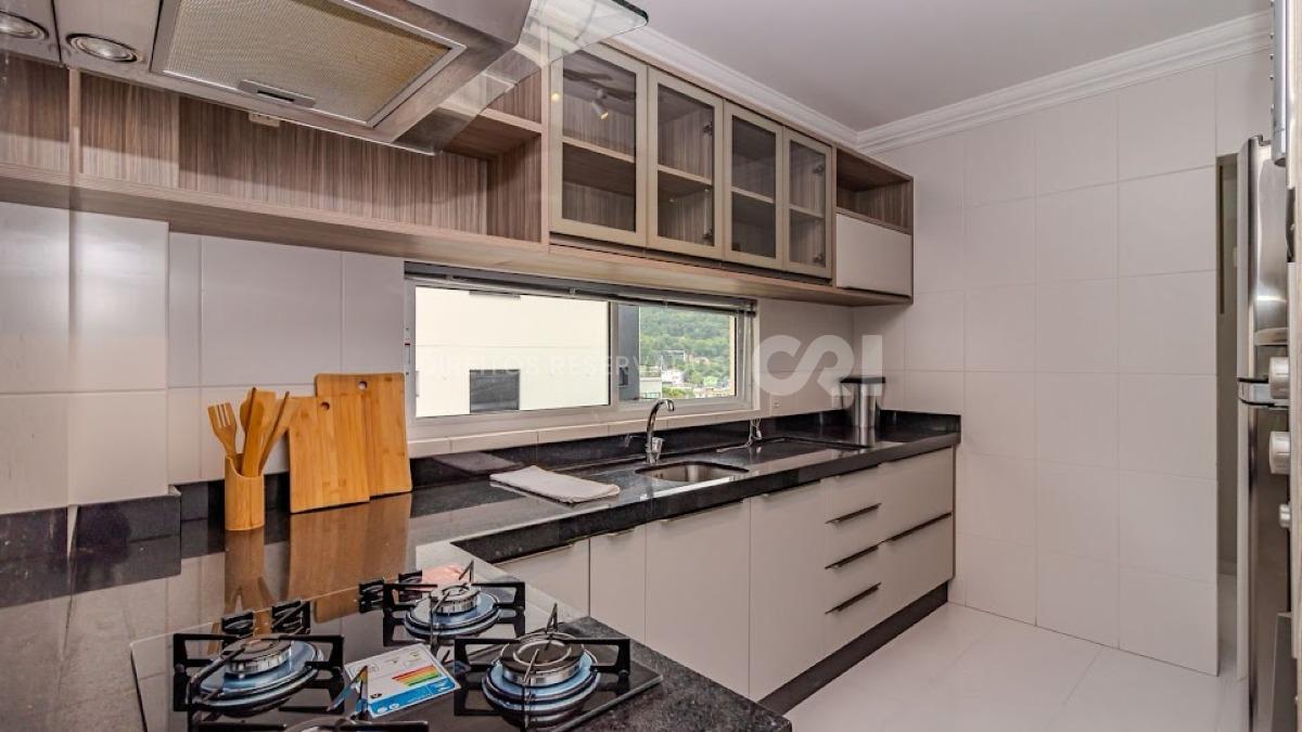 COPA: Apartamento com 03 Suítes no Edifício Atacama no Centro de Balneário Camboriú