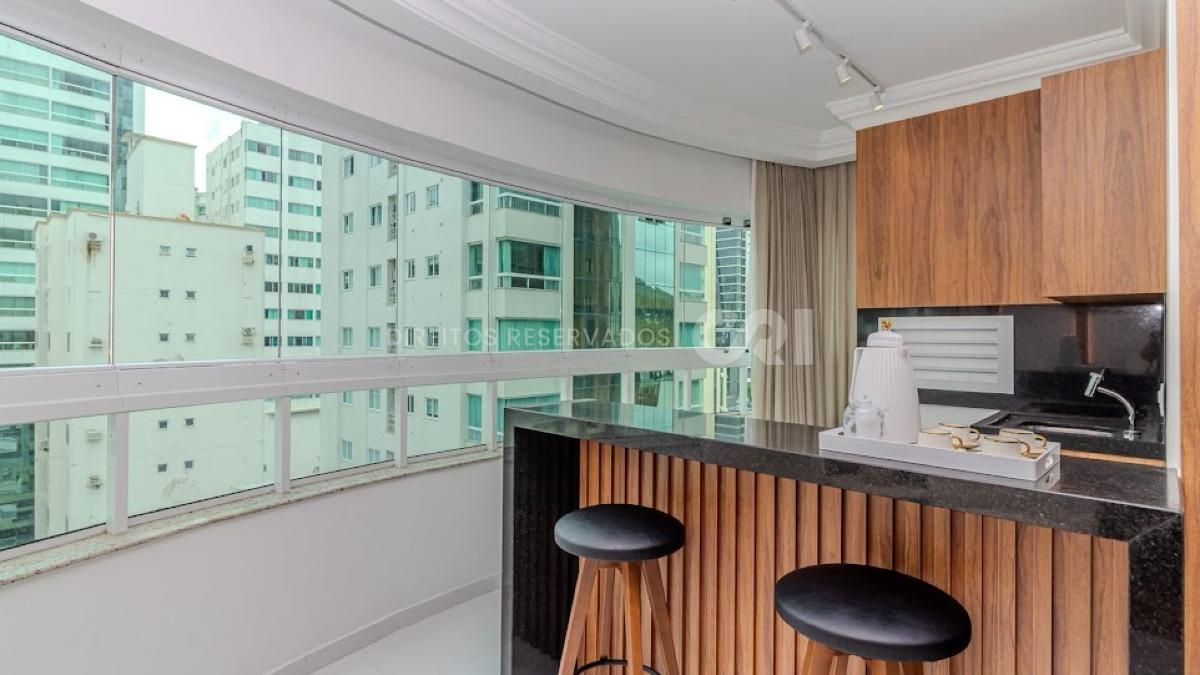 COPA: Apartamento com 03 Suítes no Edifício Atacama no Centro de Balneário Camboriú