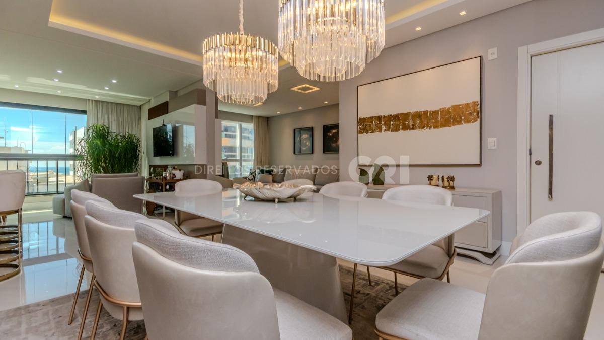 Apartamento com 4 suítes vista mar no Residencial Villa de Siena na Meia Praia em Itapema