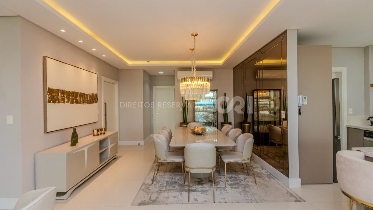 Apartamento com 4 suítes vista mar no Residencial Villa de Siena na Meia Praia em Itapema