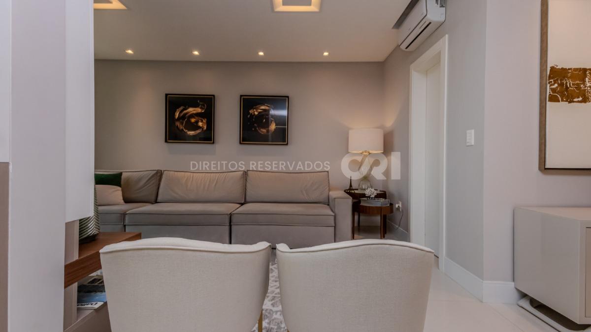 Apartamento com 4 suítes vista mar no Residencial Villa de Siena na Meia Praia em Itapema