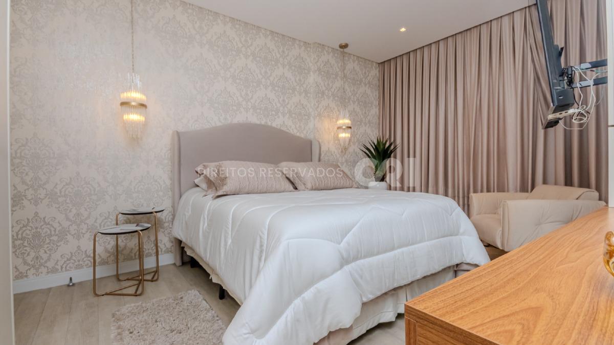 Apartamento com 4 suítes vista mar no Residencial Villa de Siena na Meia Praia em Itapema