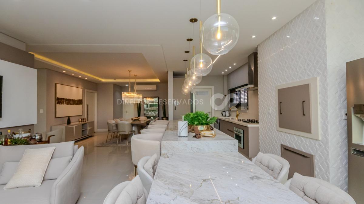 Apartamento com 4 suítes vista mar no Residencial Villa de Siena na Meia Praia em Itapema