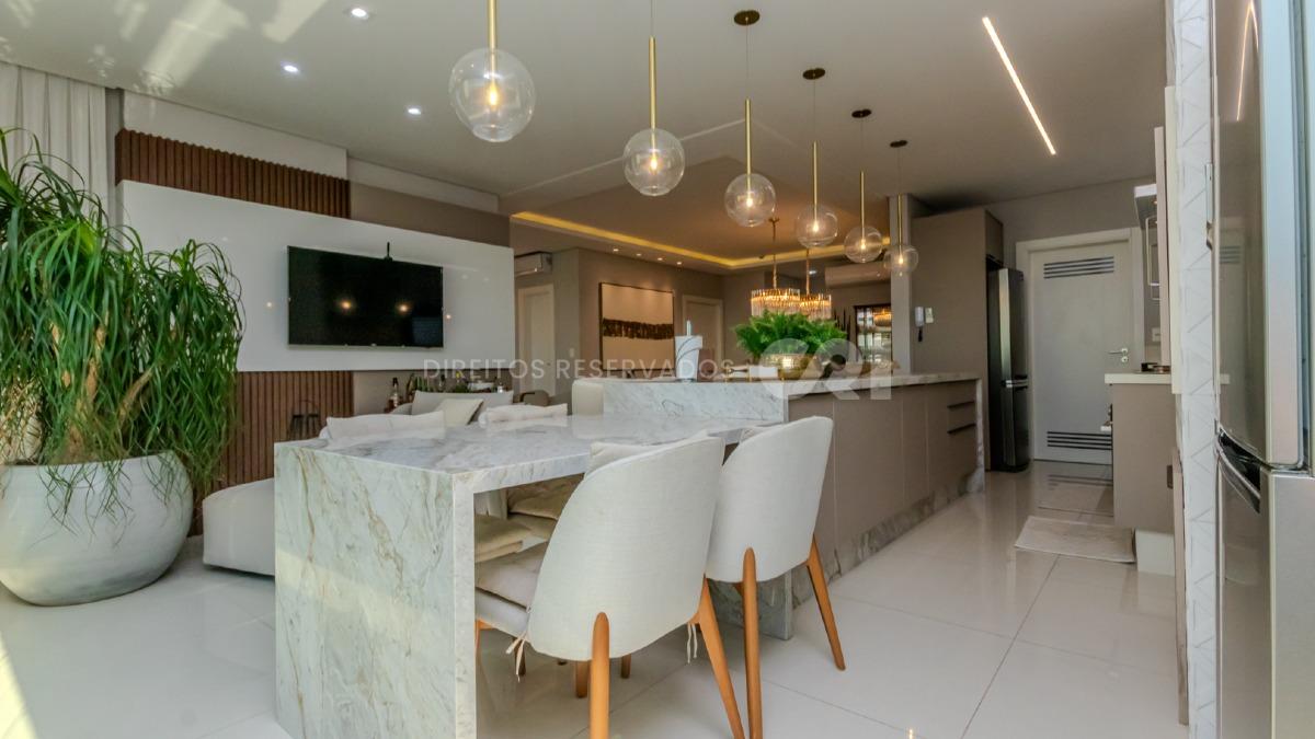 Apartamento com 4 suítes vista mar no Residencial Villa de Siena na Meia Praia em Itapema