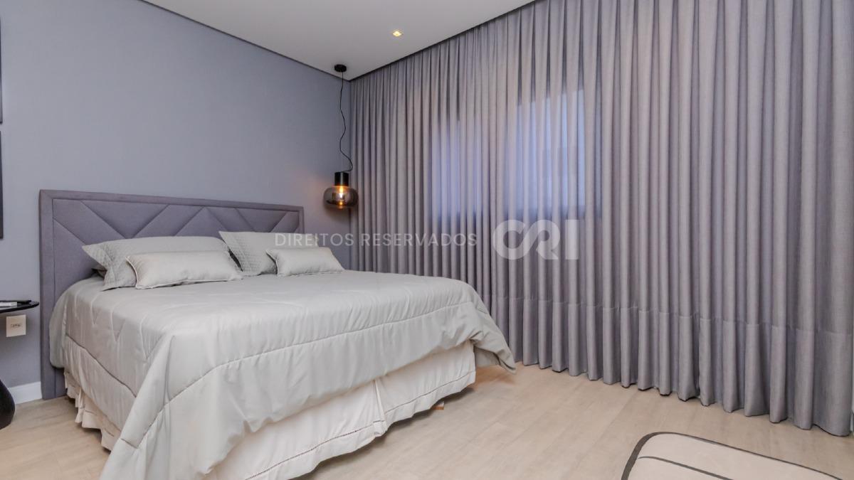 Apartamento com 4 suítes vista mar no Residencial Villa de Siena na Meia Praia em Itapema