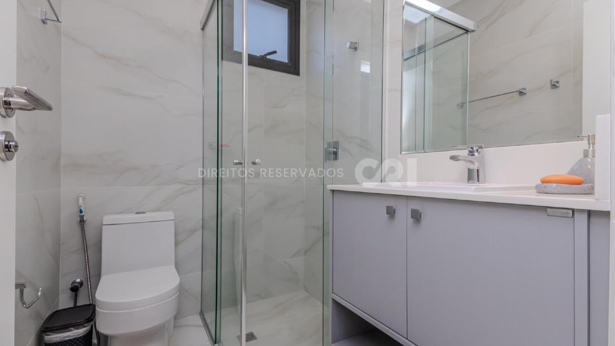 Apartamento com 4 suítes vista mar no Residencial Villa de Siena na Meia Praia em Itapema