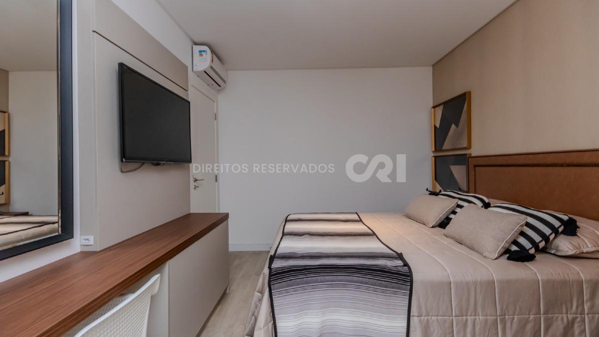 Apartamento com 4 suítes vista mar no Residencial Villa de Siena na Meia Praia em Itapema