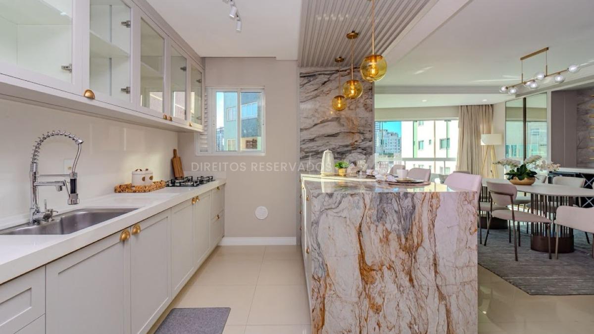 Apartamento com 03 Suítes Mobiliado no Edifício Lorena Cristina no Centro de Balneário Camboriú