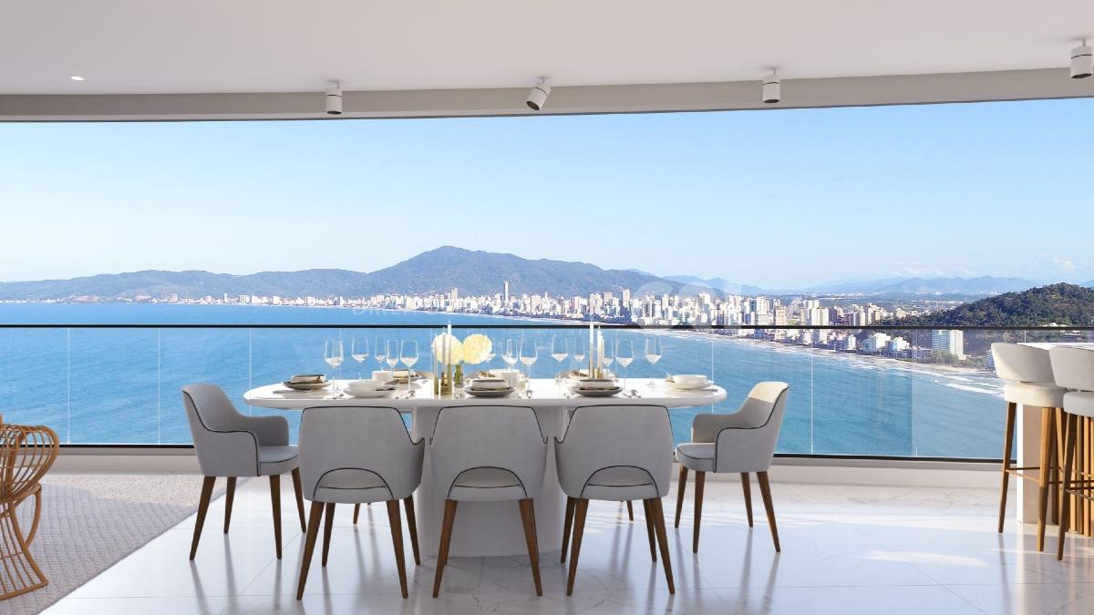 Apartamento frente mar com 4 suítes no Edifício Celine no Canto da Praia em Itapema