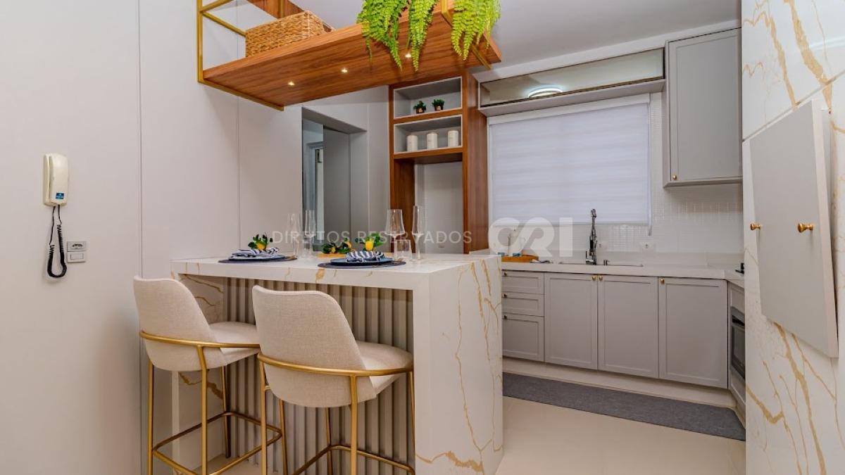 Apartamento mobiliado com 2 dormitórios no Edifício Rovere Della Luna no Centro de Balneário Camboriú