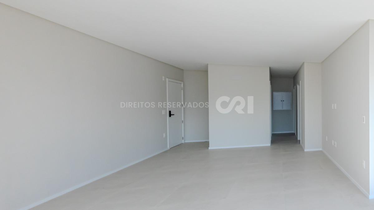 Apartamento com 3 suítes no edifício La Joie na Meia Praia em Itapema
