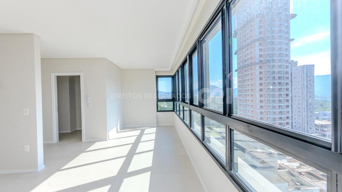 Apartamento com 3 suítes no edifício La Joie na Meia Praia em Itapema
