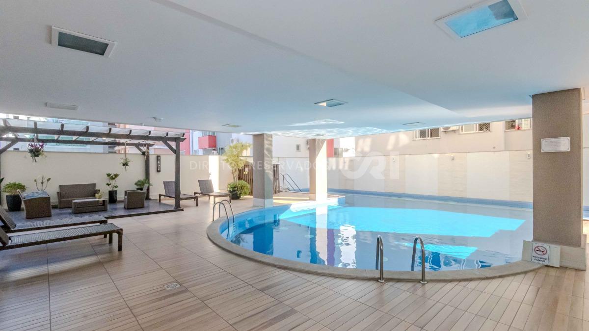 Apartamento mobiliado com 4 suítes no edifício Luana Delagnello em Meia Praia, Itapema
