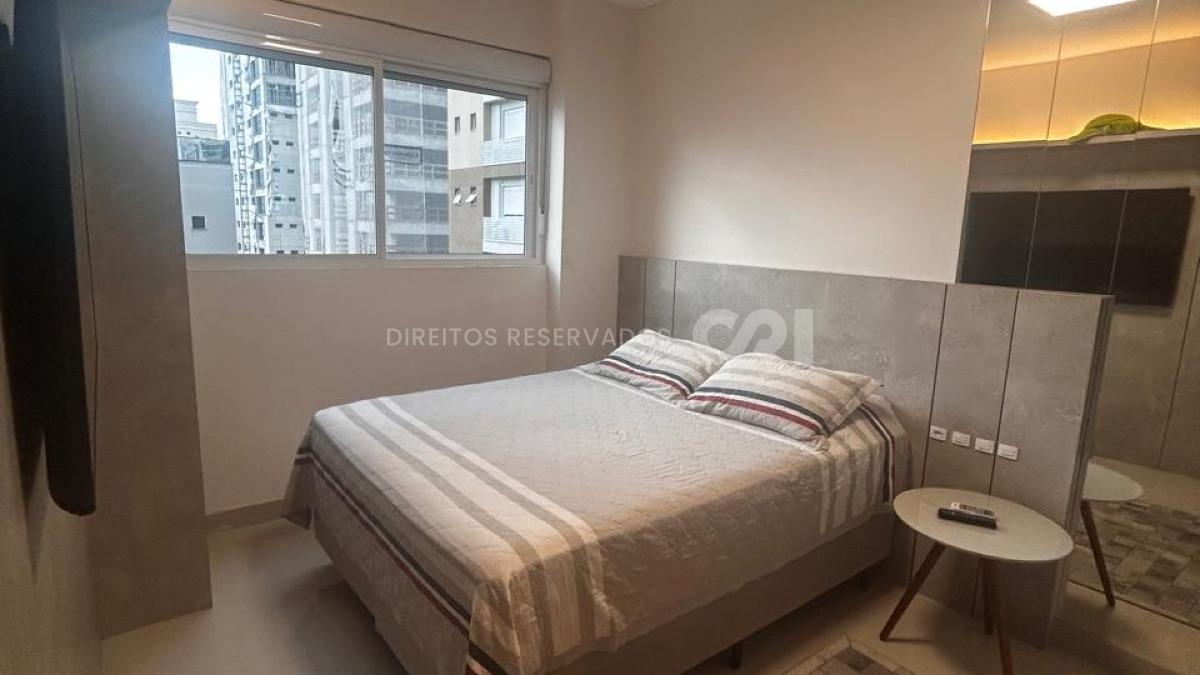 Apartamento com 3 suítes no Edifício Pérola do Mar na Meia Praia em Itapema