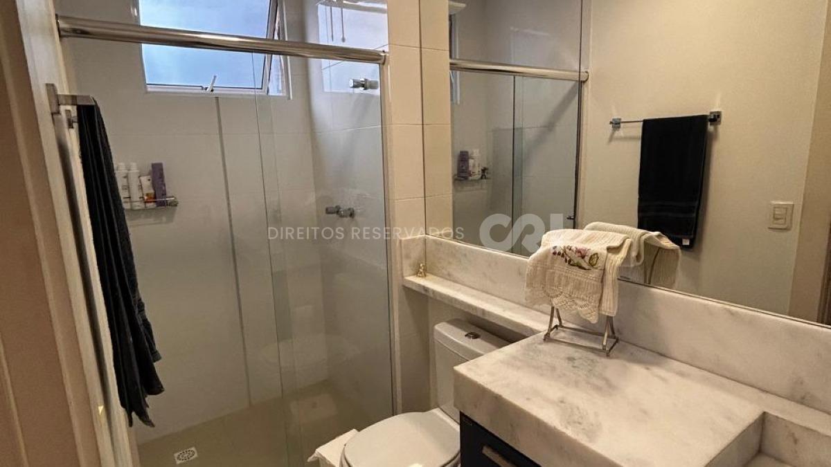 Apartamento com 3 suítes no Edifício Pérola do Mar na Meia Praia em Itapema