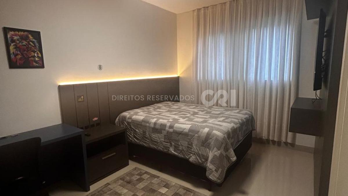 Apartamento com 3 suítes no Edifício Pérola do Mar na Meia Praia em Itapema