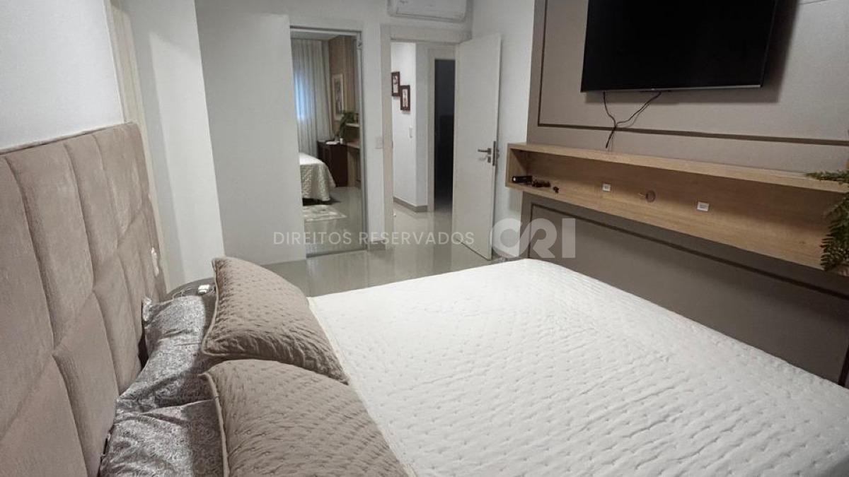 Apartamento com 3 suítes no Edifício Pérola do Mar na Meia Praia em Itapema