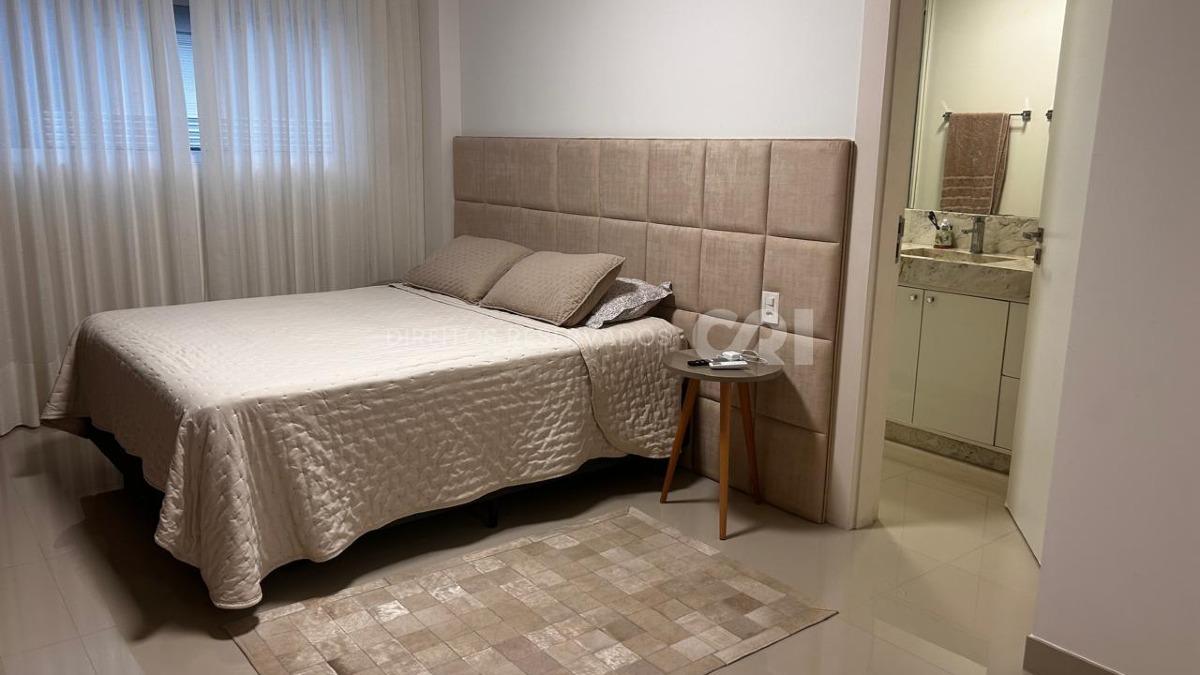 Apartamento com 3 suítes no Edifício Pérola do Mar na Meia Praia em Itapema