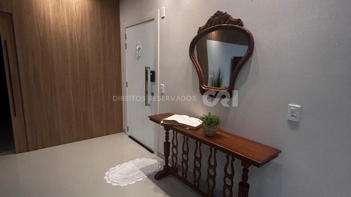 Apartamento com 3 suítes no Edifício Pérola do Mar na Meia Praia em Itapema