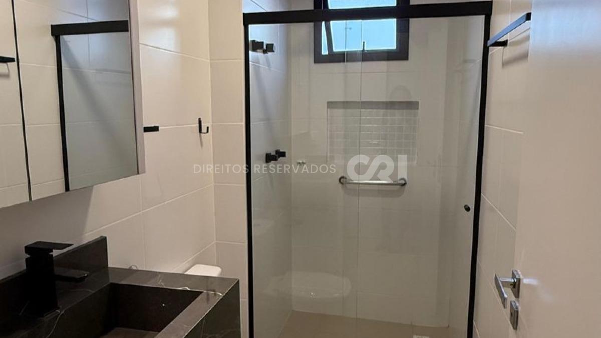 Apartamento com 3 suítes no Verita Residence na Meia Praia em Itapema