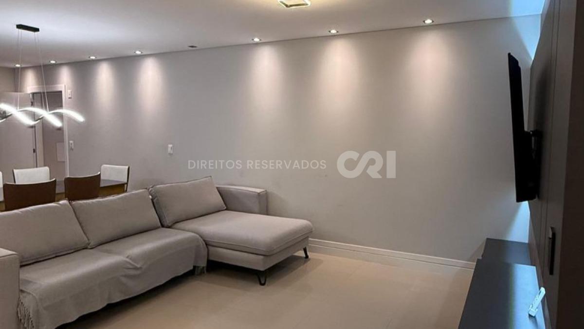 Apartamento com 3 suítes no Verita Residence na Meia Praia em Itapema
