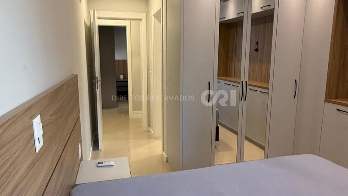 Apartamento com 3 suítes no Verita Residence na Meia Praia em Itapema