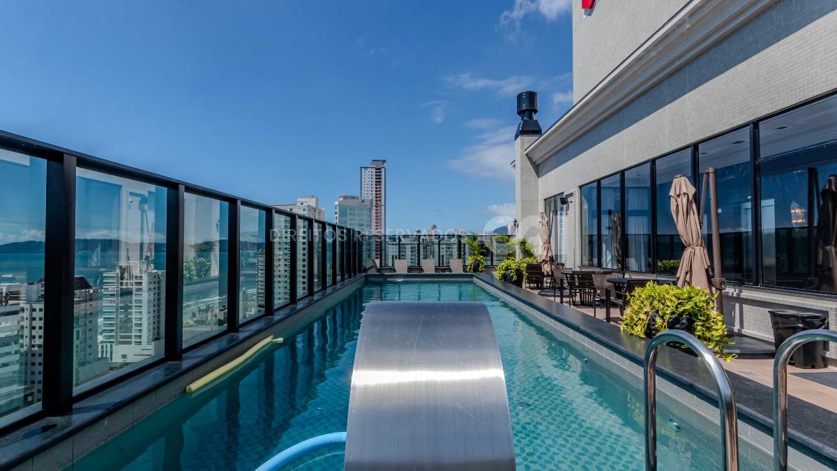  Apartamento com 2 suítes no edifício Alexandrita no Morretes em Itapema