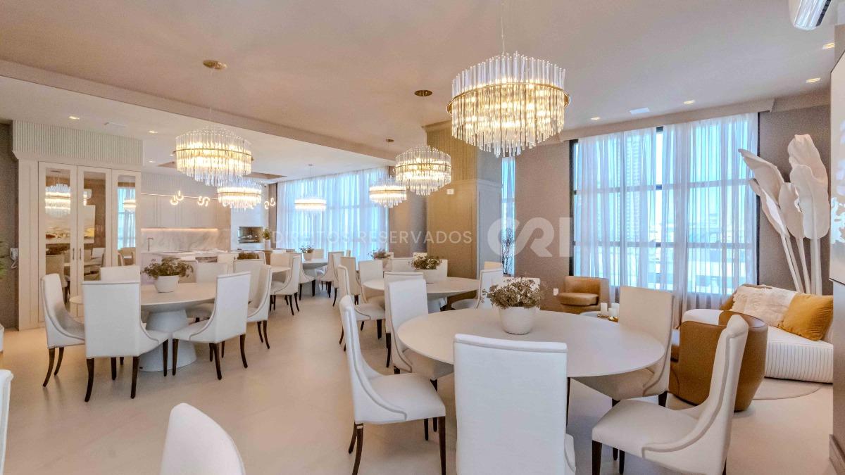  Apartamento com 2 suítes no edifício Alexandrita no Morretes em Itapema