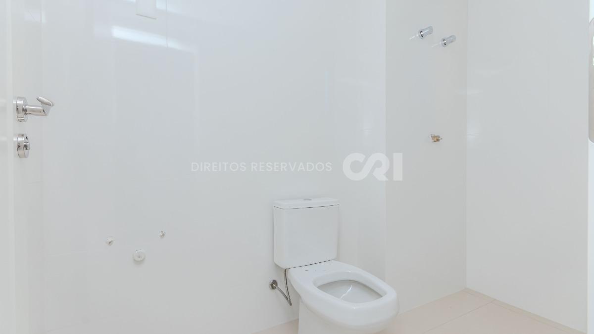 Apartamento com 3 suítes no Le Biarritz Résidence na Meia Praia, Itapema