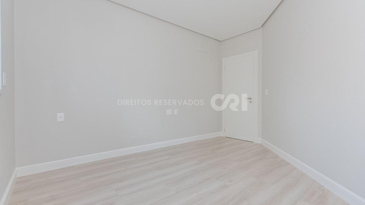 Apartamento com 3 suítes no Le Biarritz Résidence na Meia Praia, Itapema