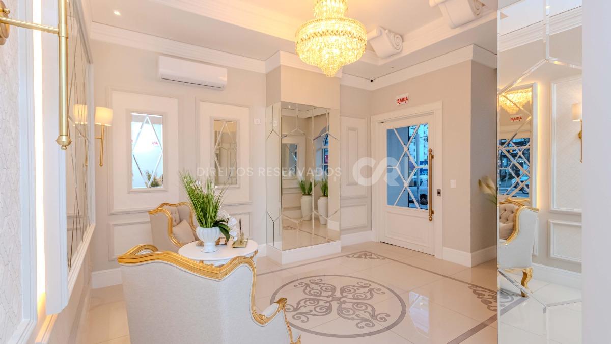 Apartamento com 3 suítes no Le Biarritz Résidence na Meia Praia, Itapema