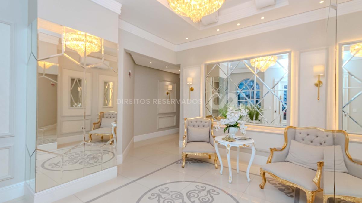 Apartamento com 3 suítes no Le Biarritz Résidence na Meia Praia, Itapema