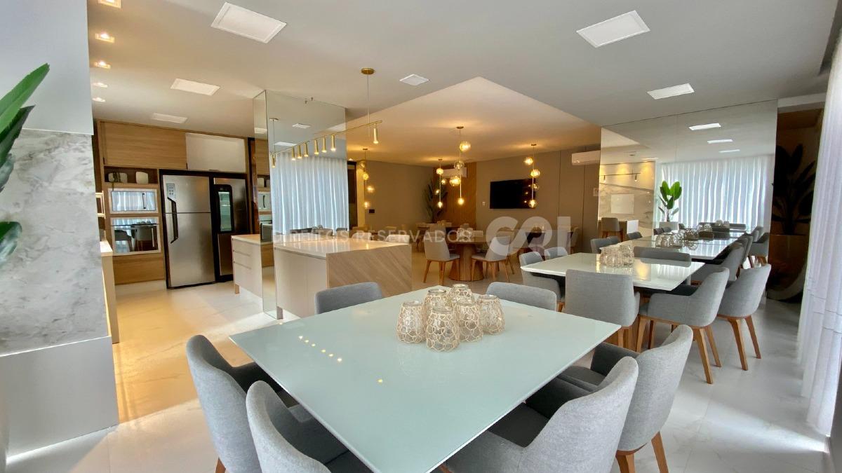Apartamento com 202m² com 4 suítes quadra mar no Acqua Blue na Meia Praia em Itapema