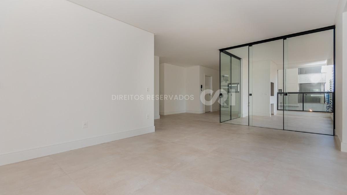  COPA: Apartamento com 3 suítes no Fiori del Mare Residenziale na Meia Praia em Itapema
