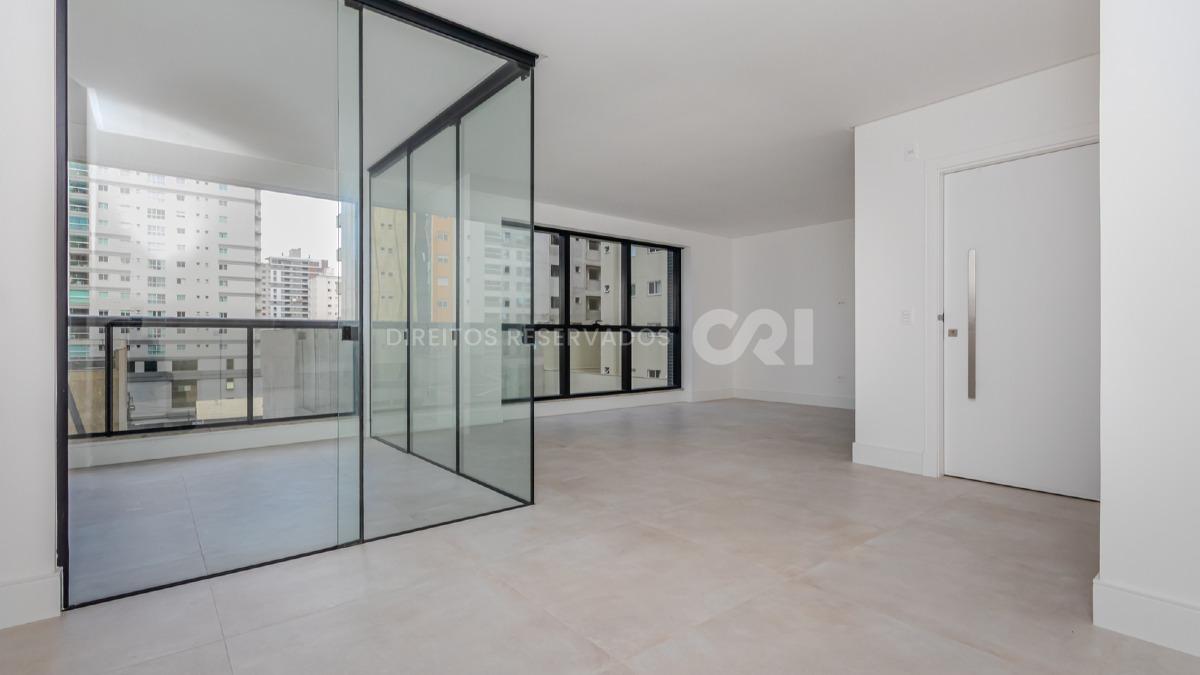  COPA: Apartamento com 3 suítes no Fiori del Mare Residenziale na Meia Praia em Itapema