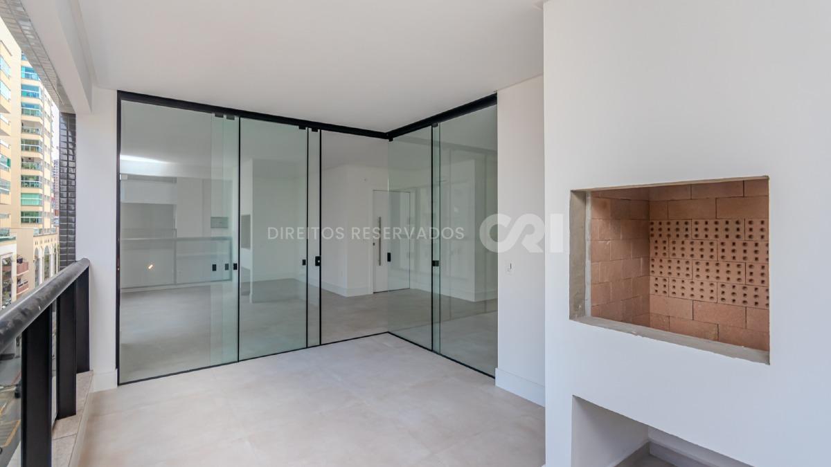  COPA: Apartamento com 3 suítes no Fiori del Mare Residenziale na Meia Praia em Itapema
