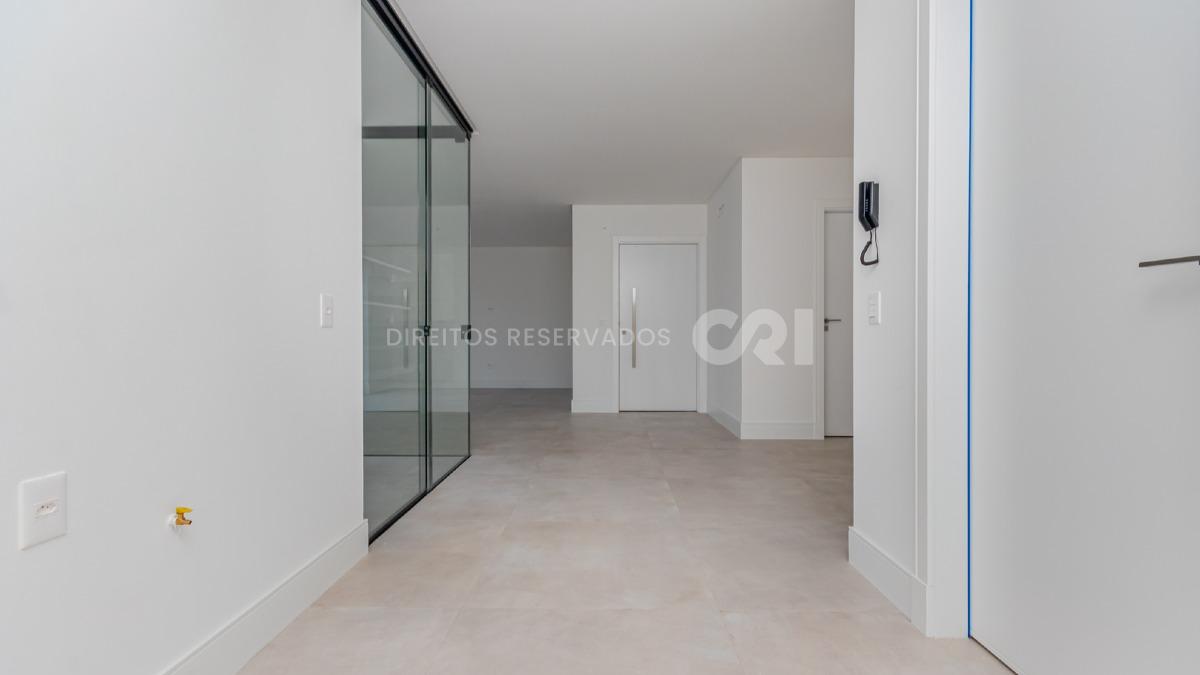 COPA: Apartamento com 3 suítes no Fiori del Mare Residenziale na Meia Praia em Itapema