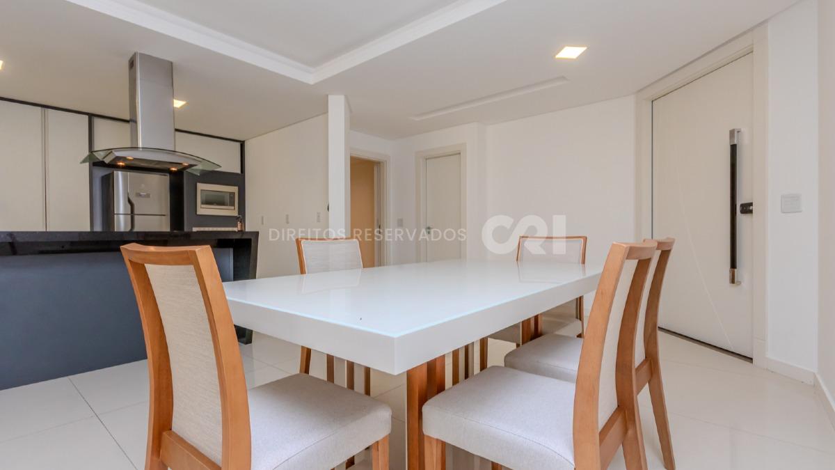 Apartamento com 4 suítes no Dubai Tower na Meia Praia em Itapema