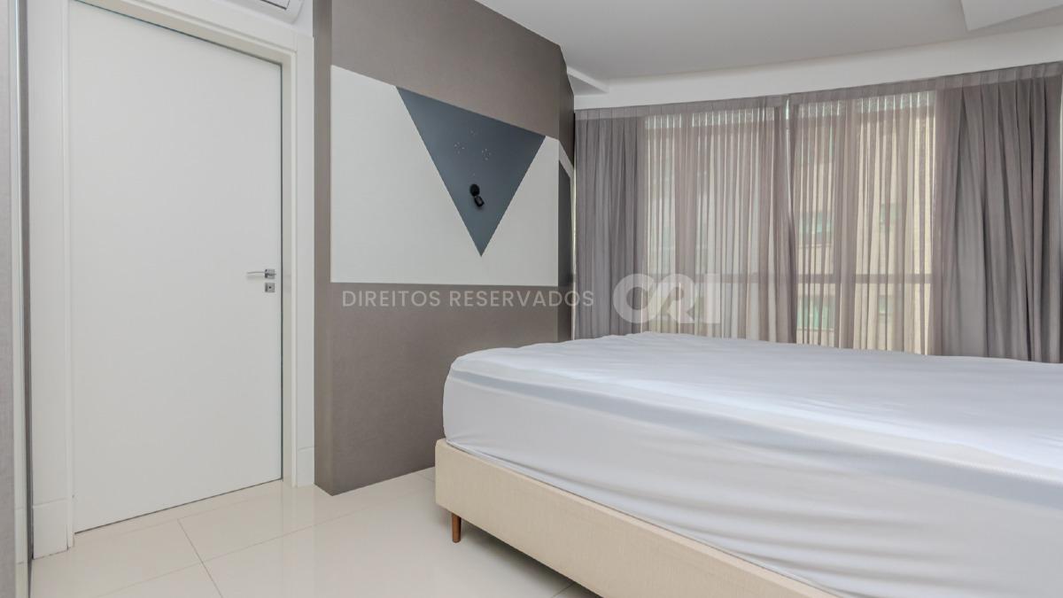 Apartamento com 4 suítes no Dubai Tower na Meia Praia em Itapema