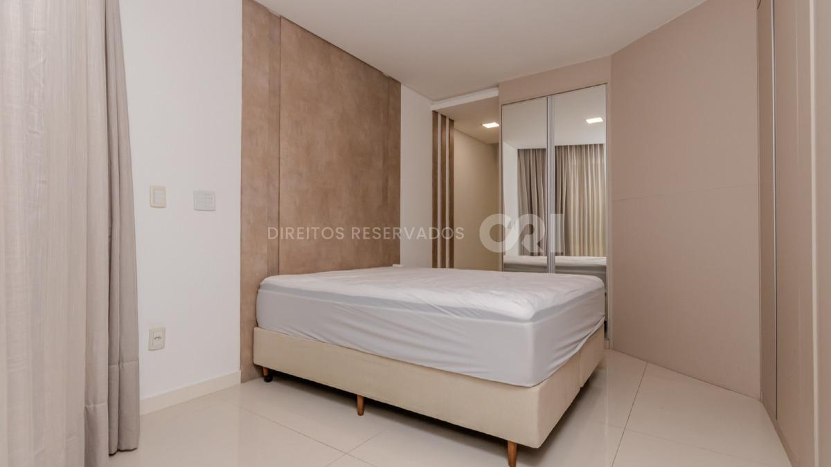 Apartamento com 4 suítes no Dubai Tower na Meia Praia em Itapema