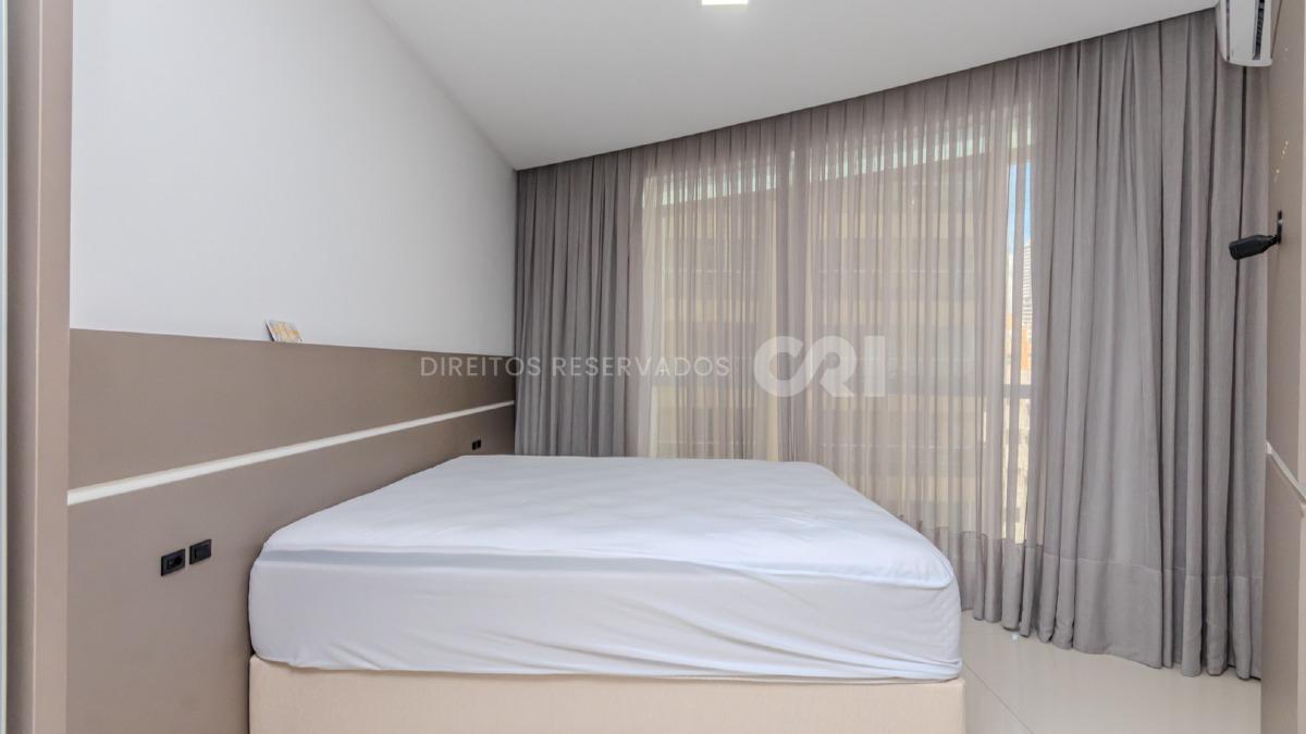 Apartamento com 4 suítes no Dubai Tower na Meia Praia em Itapema