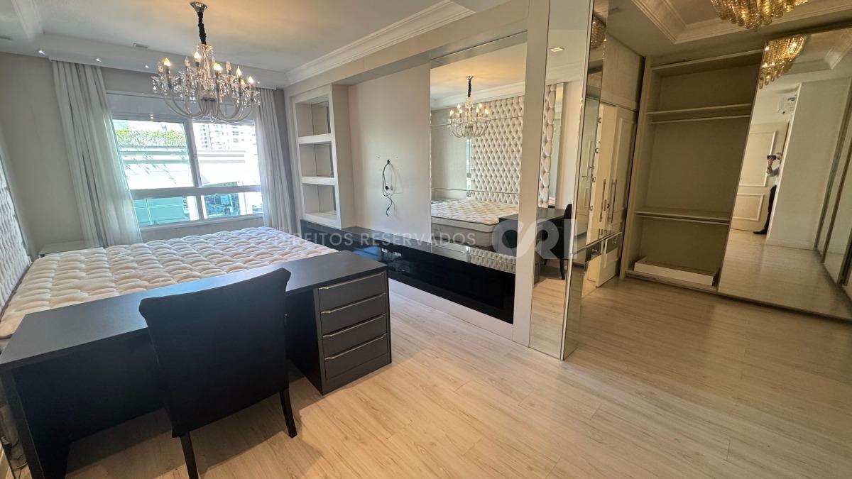 Apartamento frente mar com 4 suítes no Atlantic Paradise Towers na Meia Praia em Itapema