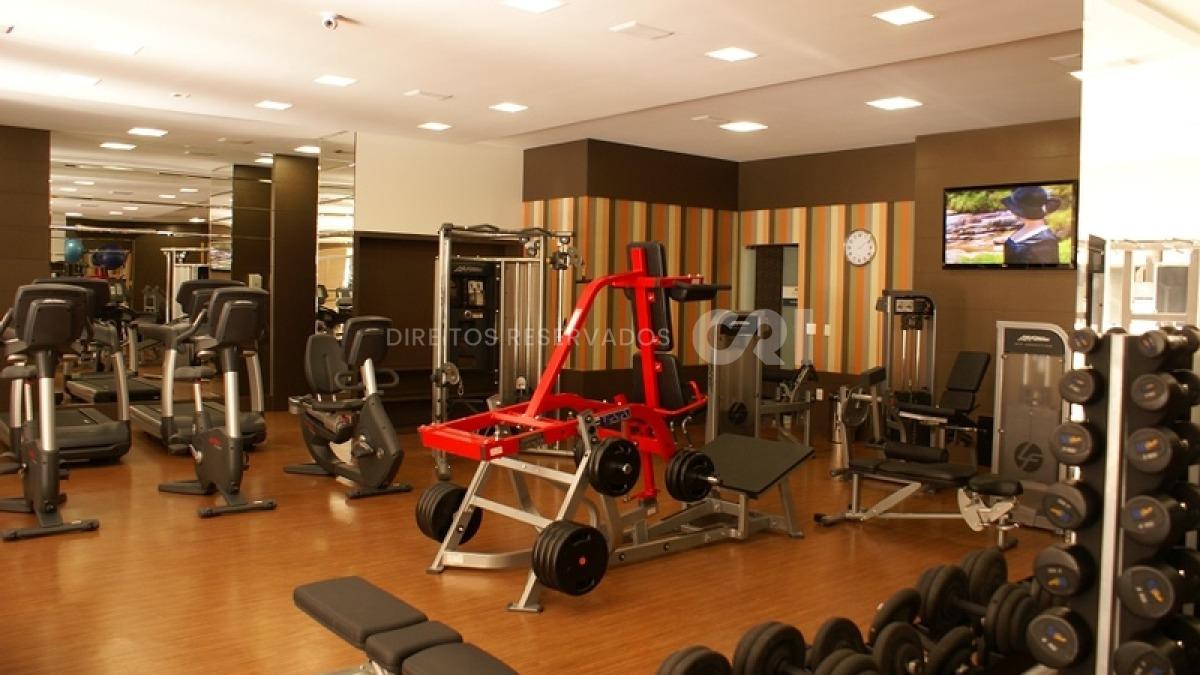 Apartamento frente mar com 4 suítes no Atlantic Paradise Towers na Meia Praia em Itapema