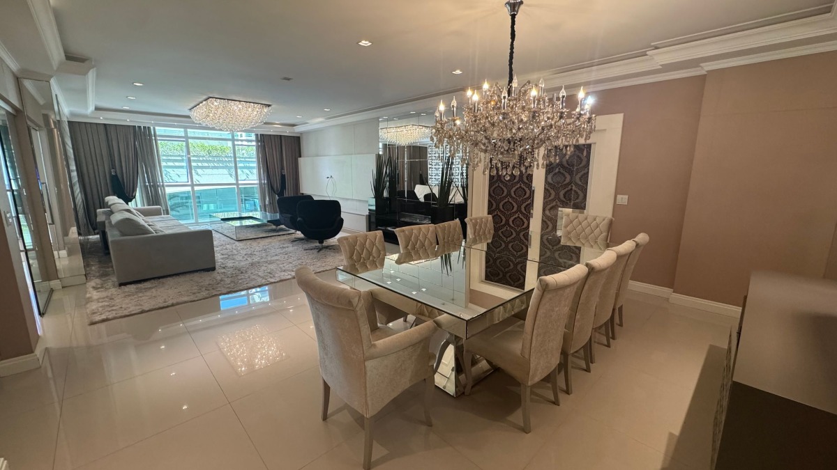 Apartamento frente mar com 4 suítes no Atlantic Paradise Towers na Meia Praia em Itapema