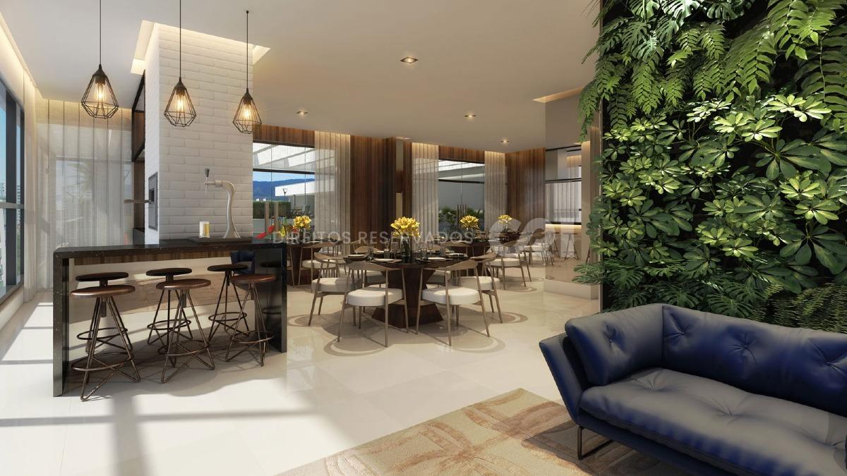 Apartamento com 3 suítes no edifício Riomaggiore na Meia Praia em Itapema